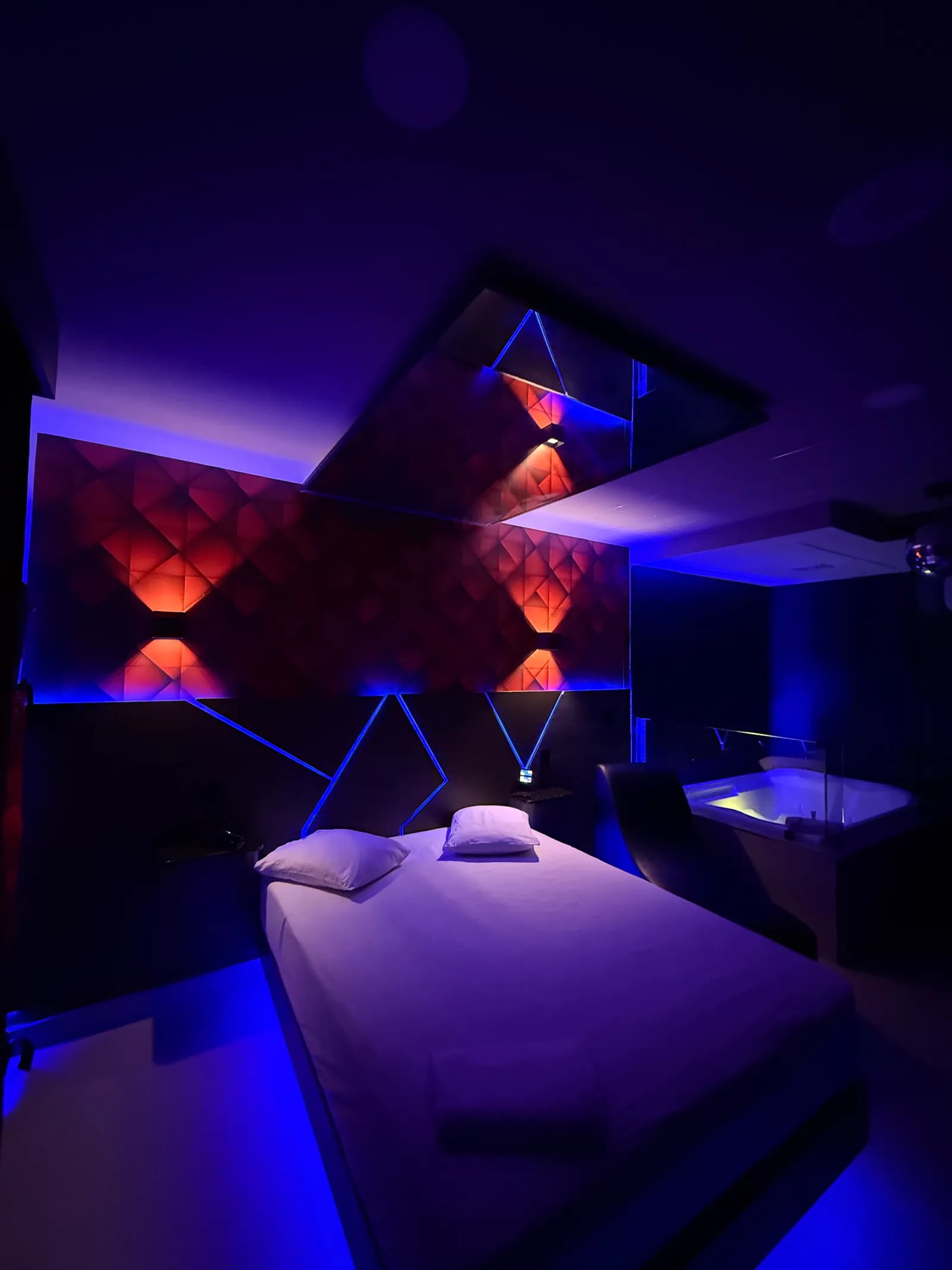 Suite Jacuzzi view 1