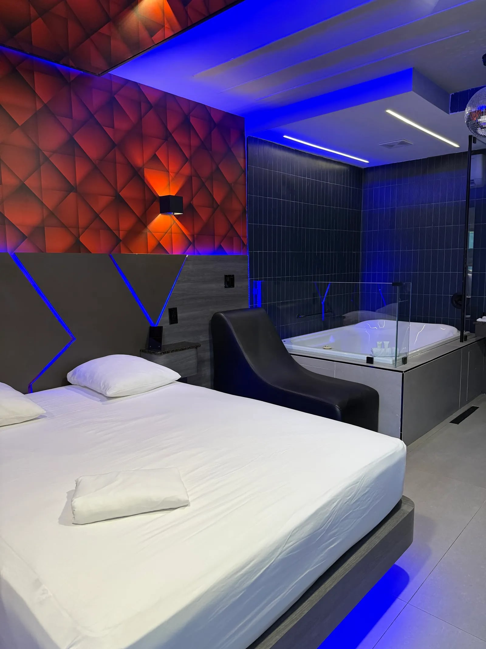 Suite Jacuzzi view 2